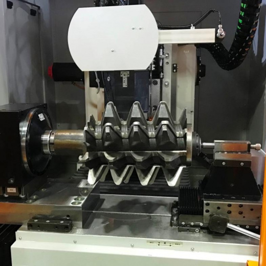 Заточной станок с ЧПУ для червячных фрез SMG400HF3 изображение