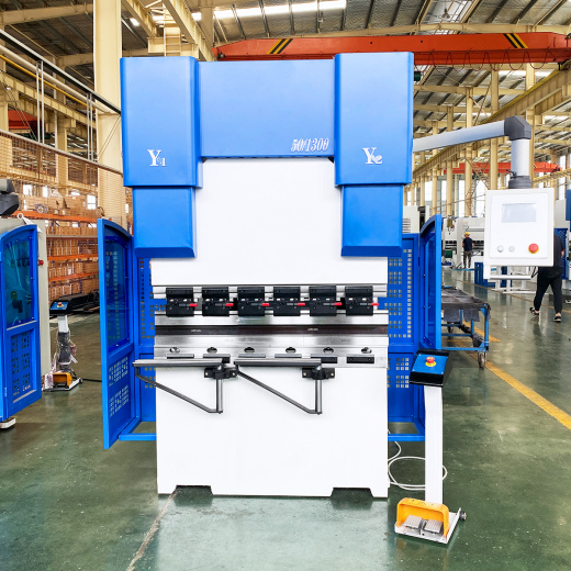 Гидравлический листогибочный пресс ADH WADE-50T/1300 ЧПУ SPECTRUM SCS900 изображение