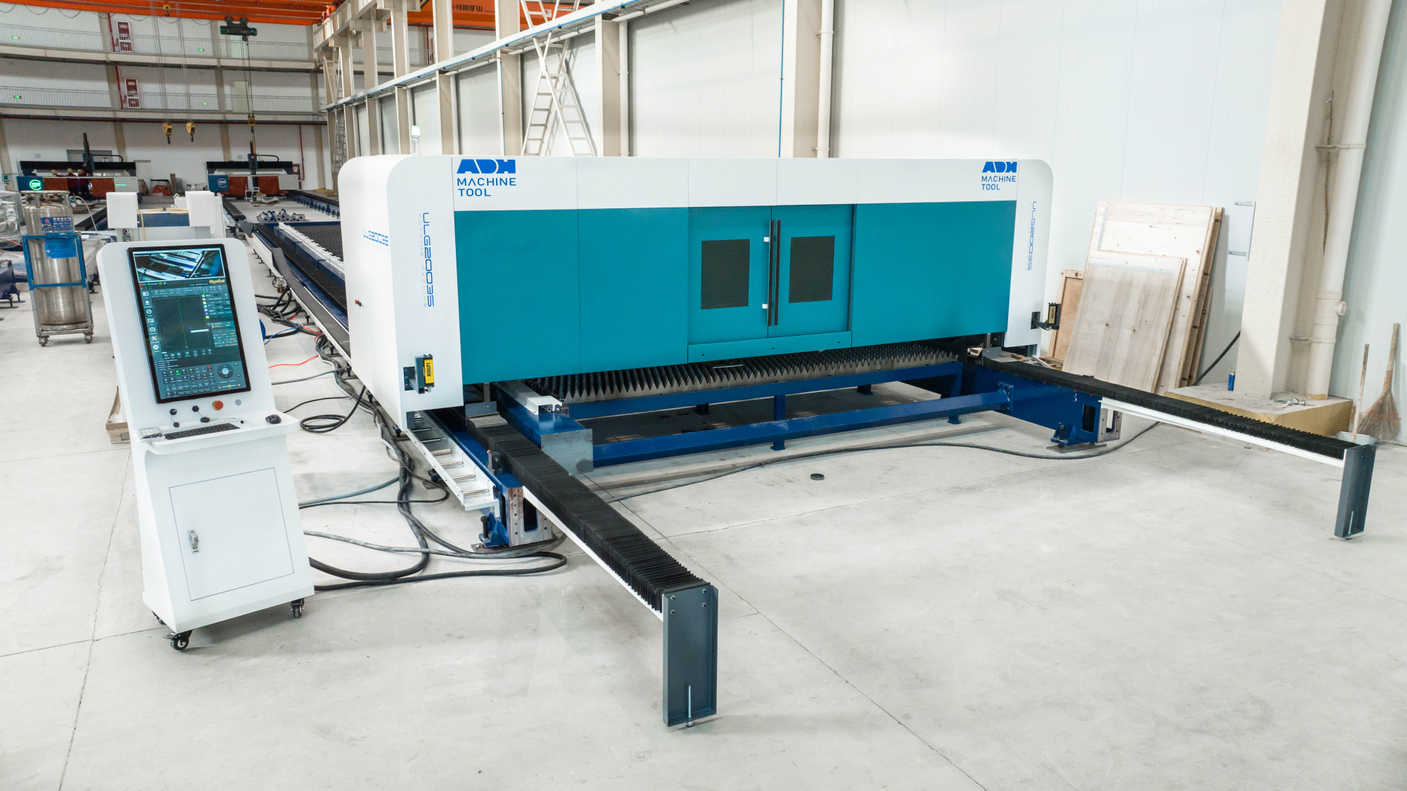 Портальный лазерный станок ADH ULG(B) 12-40 кВт  изображение